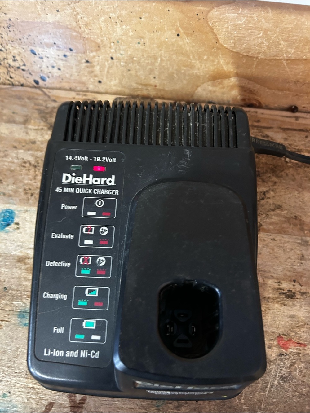 Diehard Black 45-Min Quick Charger for 14.4V–19.2V Li-Ion & Ni-Cd Batteries